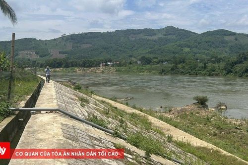 Bờ kè Phú Văn đê hữu sông Chu bị sạt nghiêm trọng