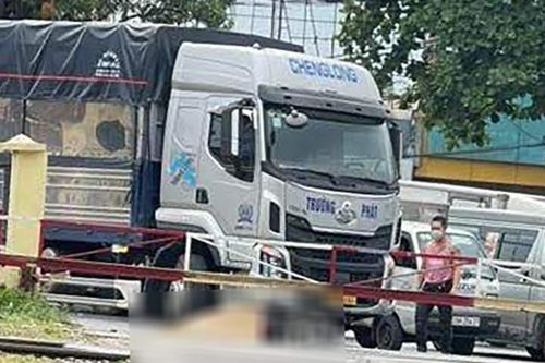 Va chạm với ô tô tải ở Hà Nội, nữ sinh viên năm cuối đại học tử vong tại chỗ
