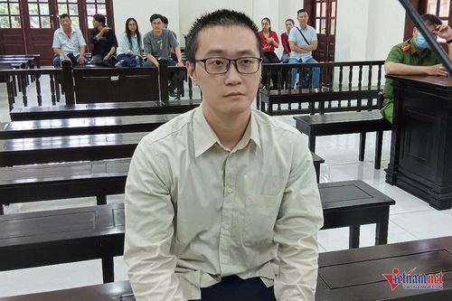 Thanh niên quê Hà Nội đánh gục bạn gái giữa quán cà phê lãnh án tù