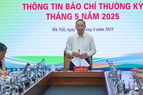 Thứ trưởng NN&MT: Cơ sở gia công cho C.P. Việt Nam lấy heo bệnh làm thức ăn cho cá là không đúng