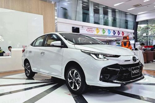 Các mẫu sedan phổ thông tiếp tục giảm giá 'kịch sàn' trong tháng 6