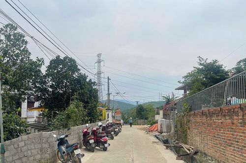 Vụ chồng sát hại vợ rồi nổ súng tự sát trong đêm: Hàng xóm kể điều ít người ngờ tới