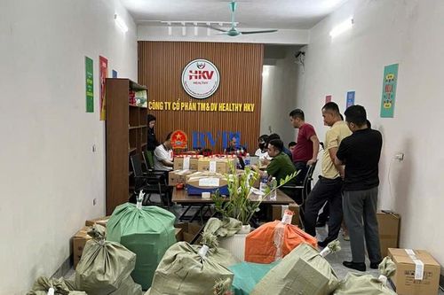 Phê chuẩn khởi tố vợ chồng Giám đốc sản xuất trái phép 2.000 hộp thực phẩm bảo vệ sức khỏe