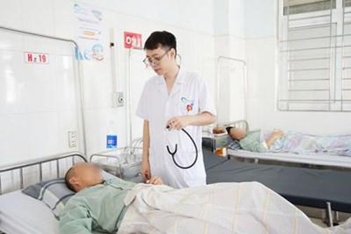 Hai người nhập viện sau chạy marathon, cảnh báo nguy cơ suy thận cấp và sốc nhiệt
