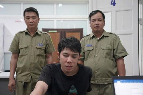 Kẻ dùng dao uy hiếp cướp dây chuyền vàng ở Huế có thể đối diện mức án nào?
