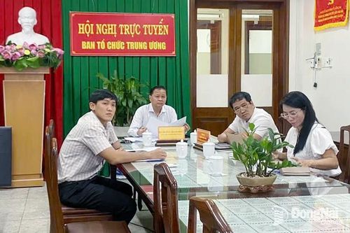 Góp ý dự thảo báo cáo và dự thảo Chỉ thị Đổi mới và nâng cao chất lượng sinh hoạt chi bộ trong giai đoạn mới