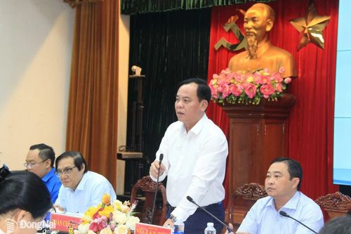 Chủ tịch UBND tỉnh Đồng Nai Võ Tấn Đức đối thoại với thanh niên