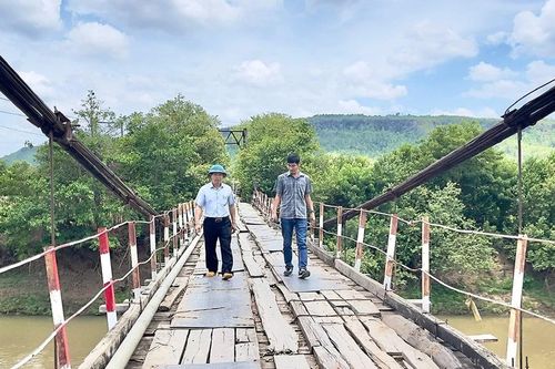 Hàng loạt cầu treo xuống cấp: Tiềm ẩn nguy cơ mất an toàn giao thông