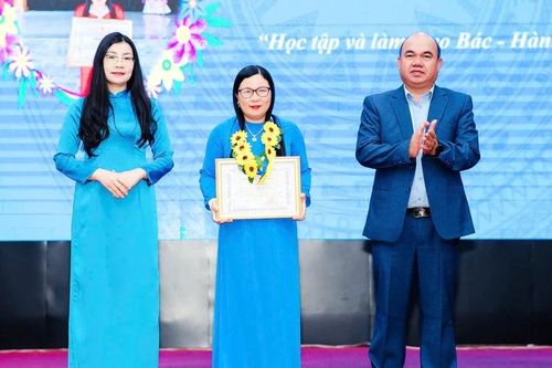 Đak Pơ học tập Bác Hồ bằng những việc làm thiết thực