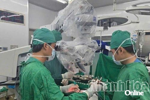 Bệnh viện Đa khoa tỉnh Khánh Hòa: Phẫu thuật thành công trường hợp u màng não sàn sọ giữa