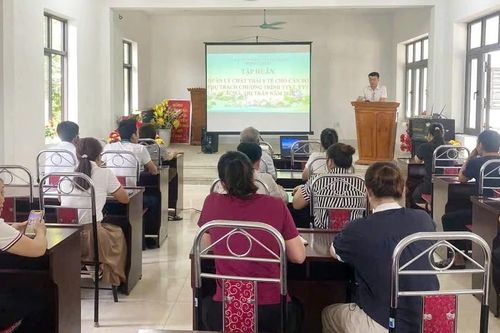 Nâng cao năng lực về điều trị bệnh không lây nhiễm và quản lý rác thải y tế cho tuyến xã