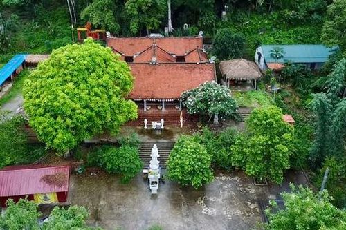 Bên trong ngôi chùa cổ nơi sư thầy livestream thu hút hàng triệu người