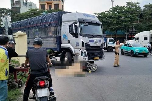 Bản tin TNGT 3/6: Nữ sinh 23 tuổi tử vong sau va chạm với xe tải ở Hà Nội
