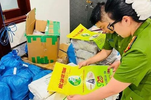 Công an mạnh tay xử lý đối tượng buôn bán hàng giả
