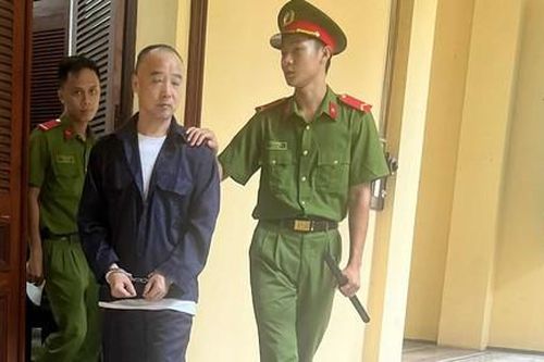 Người đàn ông Trung Quốc hành nghề 'đạo chích'' trên máy bay lãnh án tù
