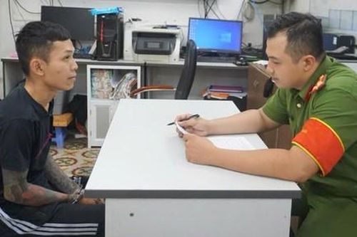 Nhanh chóng bắt giữ đối tượng cướp giật, thu hồi tài sản trao trả cho nữ du khách