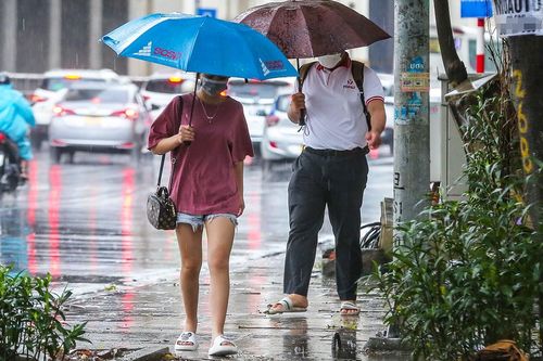 Miền Bắc đang nắng bỏng rát 40°C lại mát mẻ lạ thường, chuyên gia lý giải