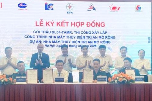 Ký kết hợp đồng gói thầu quy mô lớn nhất dự án Nhà máy Thủy điện Trị An mở rộng