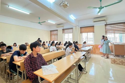 Gần 6.000 sĩ tử cạnh tranh vào chuyên sư phạm, tỷ lệ chọi 23 lấy 1