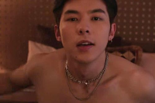 Cảnh nóng không cứu nổi chất lượng thảm họa phim 'Năm mười'