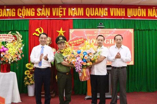 Giám đốc Công an tỉnh Vĩnh Long nghỉ hưu