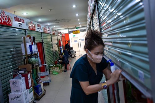 Cảnh khác lạ ở các chợ đầu mối Thủ đô