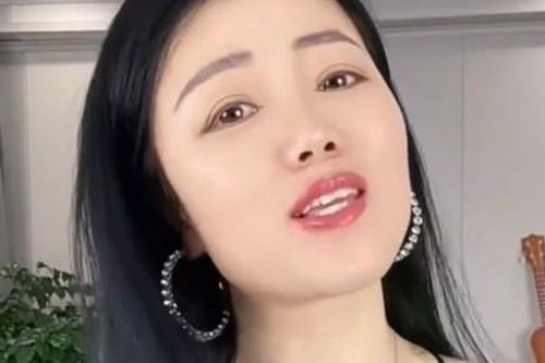 Ca sĩ Đoạn Dục qua đời ở tuổi 48