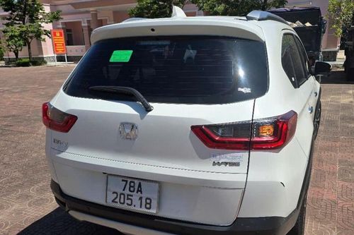 Bắt giữ lái xe du lịch dương tính với ma túy, lòi ra 2 túi 'hàng đá'