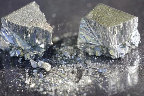 Kim loại hiếm: Nhân tố thúc đẩy các nguồn năng lượng mới