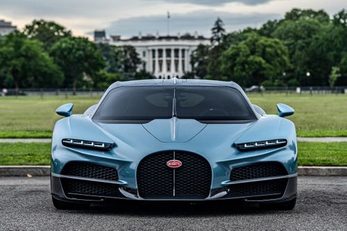 Bugatti Tourbillon đến thăm 'nhà tổng thống Trump'