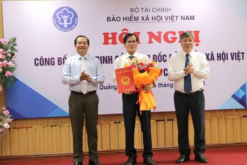 Bảo hiểm xã hội Việt Nam công bố quyết định công tác cán bộ khu vực XXI