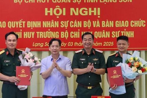Thủ tướng Chính phủ, Bộ trưởng Quốc phòng điều động, bổ nhiệm 14 sĩ quan giữ chức vụ mới