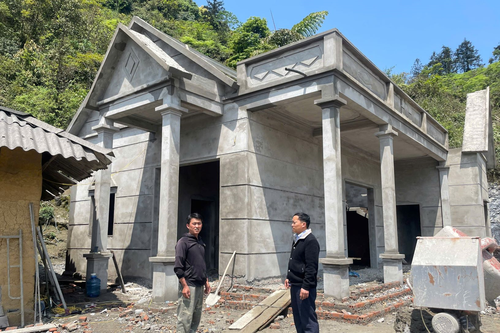 Lào Cai nỗ lực xóa nhà tạm, nhà dột nát - Bài 2: Nhiều khó khăn trong quá trình triển khai