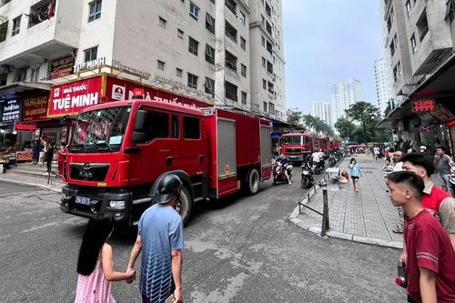 Hà Nội: Cháy tầng 14 chung cư HH4A Linh Đàm