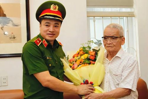 Lãnh đạo TPHCM thăm, chúc thọ người cao tuổi tại TP Thủ Đức