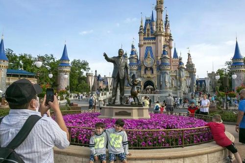 Walt Disney cắt giảm hàng trăm việc làm trên toàn cầu