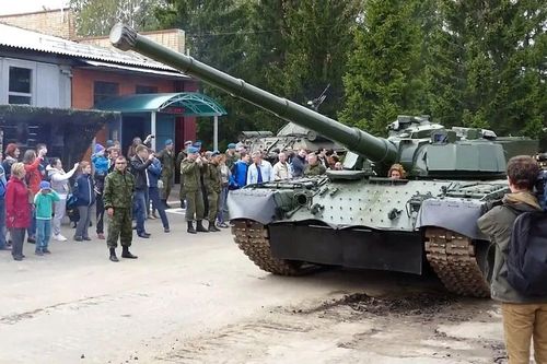Xe tăng T-80-152 với pháo 152 mm đặc biệt hữu ích trên chiến trường