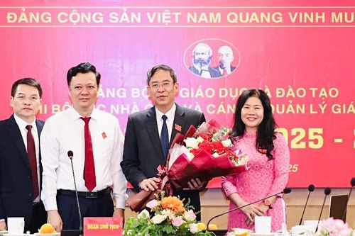 Ông Vũ Minh Đức tái đắc cử Bí thư Chi bộ Cục Nhà giáo và Cán bộ quản lý giáo dục