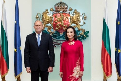 Đại sứ Nguyễn Thị Minh Nguyệt trình Thư ủy nhiệm lên Tổng thống Bulgaria