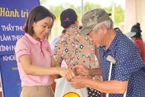 'Hành trình thầy thuốc trẻ, tình nguyện vì sức khỏe cộng đồng 2025' đến với 8 tỉnh, thành