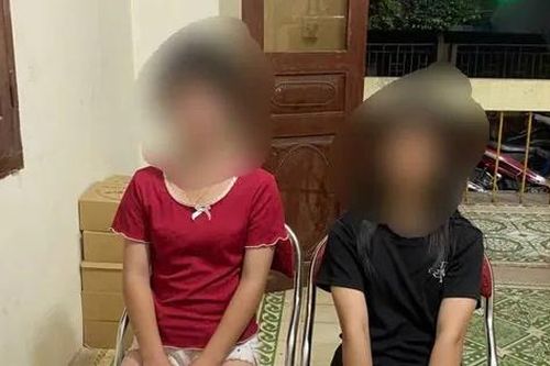 Bị trêu ghẹo, hai nữ sinh mang dao đe dọa nam sinh