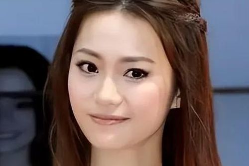 Mỹ nhân Hong Kong chỉ nặng 22 kg
