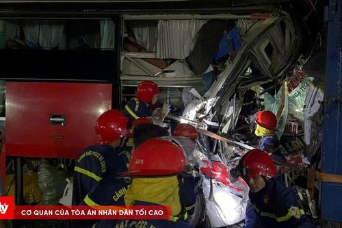 Cứu hộ kịp thời 3 người mắc kẹt trong vụ tai nạn giữa xe khách và xe tải