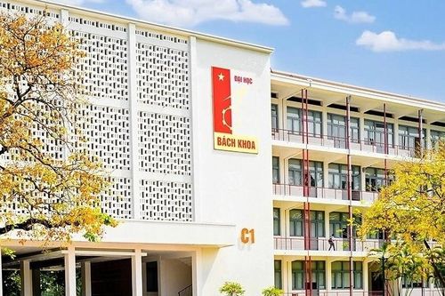 Đại học Bách khoa Hà Nội lên tiếng vụ sinh viên nghi ngộ độc sau bữa cơm quân sự