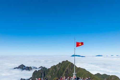 Khám phá điểm đến 'mặc áo ấm giữa mùa hè' Fansipan