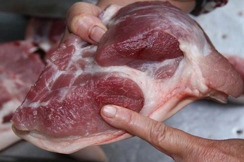 Thịt lợn có những dấu hiệu này, rẻ mấy cũng tránh xa kẻo 'rước bệnh vào người'
