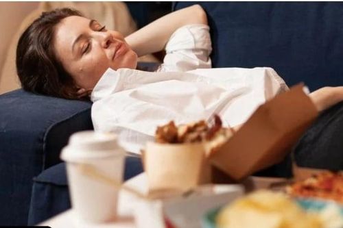 Thói quen buổi tối làm tăng nguy cơ ung thư dạ dày gấp 7 lần