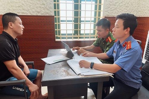 Khởi tố đối tượng uy hiếp, ép buộc bồi thường sau tai nạn giao thông