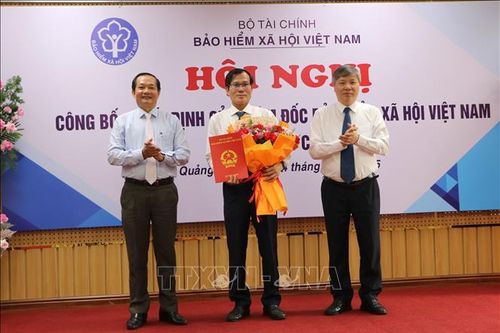 Công bố các quyết định về cán bộ với Bảo hiểm xã hội khu vực XXI
