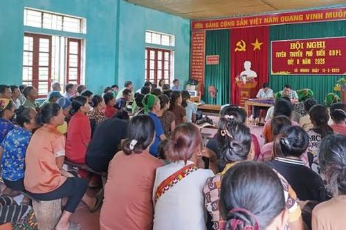 Hành trình giảm nghèo thông tin ở 'vùng đất khó' Lượng Minh